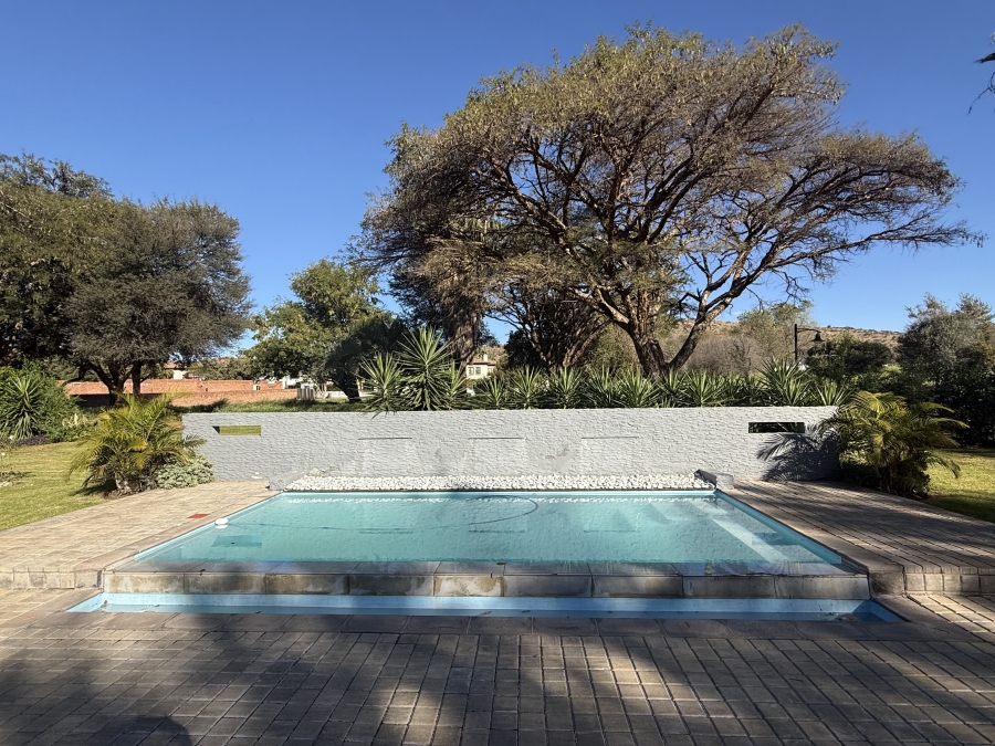 5 Bedroom Property for Sale in The Islands Estates North West